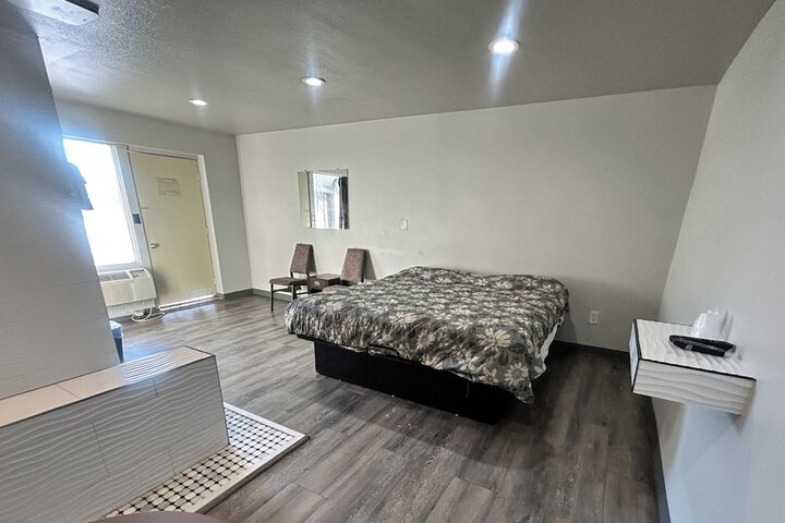 Room 8 of 29