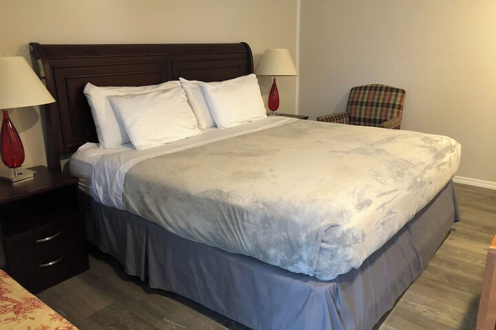 Room 12 of 25
