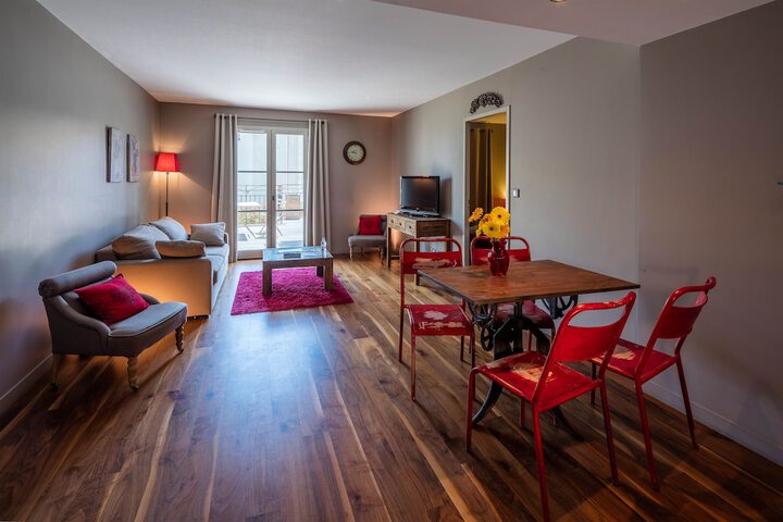 Room 32 of 62