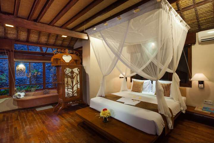 Room 4 of 81