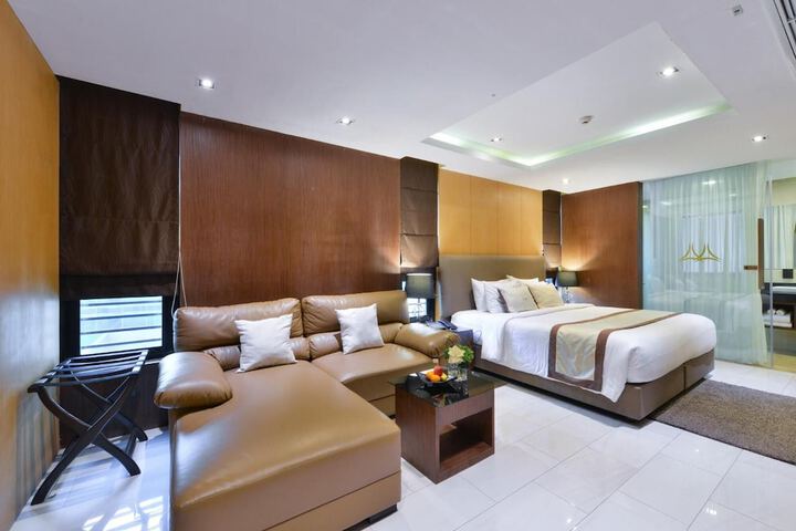 Room 15 of 44