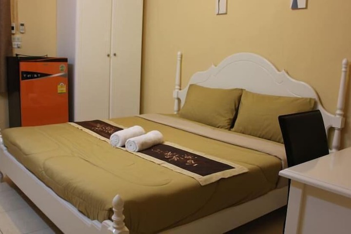 Room 7 of 25