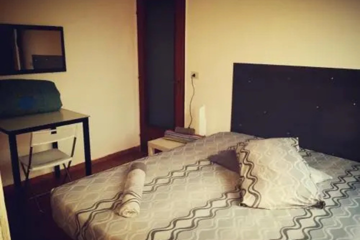 Room 2 of 4