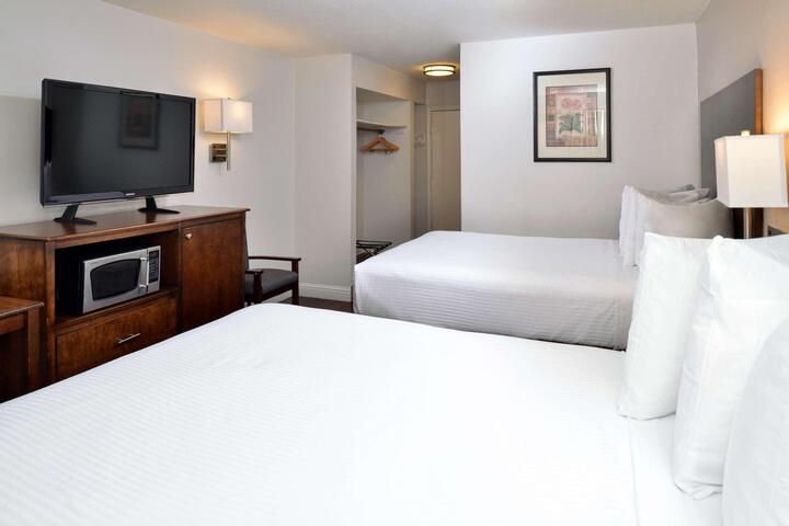 1 Queen Bed Second Floor Sofa Bed Sitting Area Work Desk WiFi Full Breakfast (1 of 19)