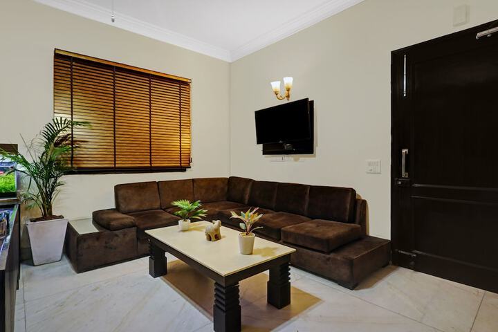 Hotel Interior 7 of 27