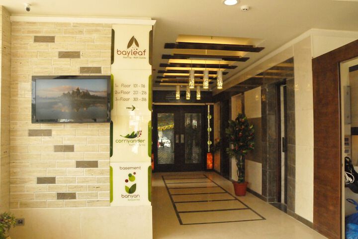 Ballroom/Hall 37 of 48