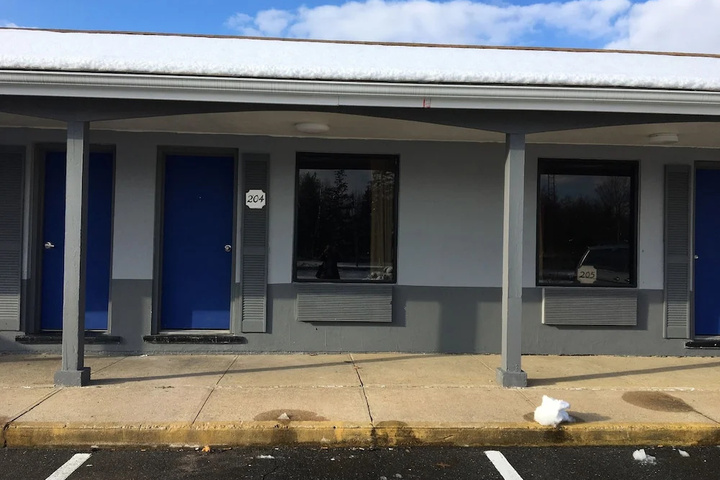 Exterior of Town House Motel Inn