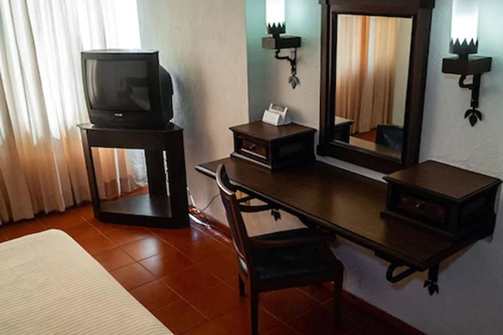 Room 8 of 62