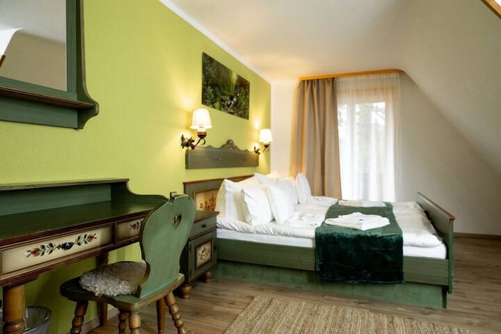 Room 40 of 76