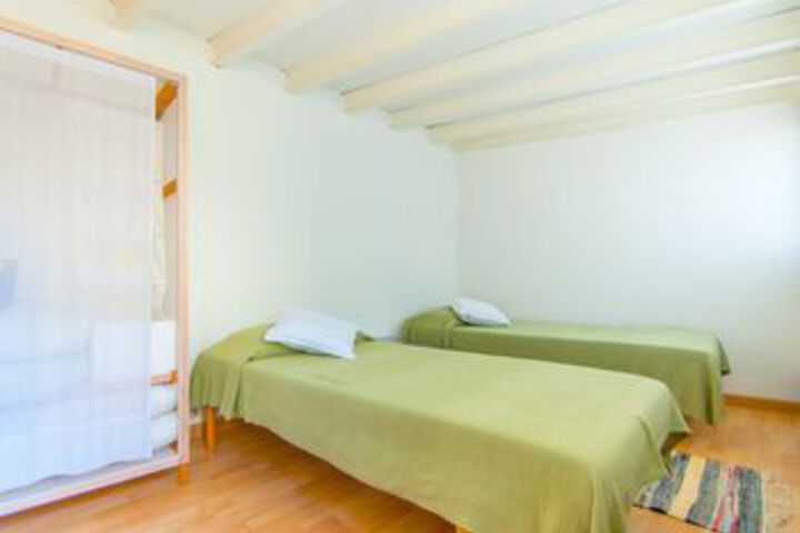 Room 5 of 20