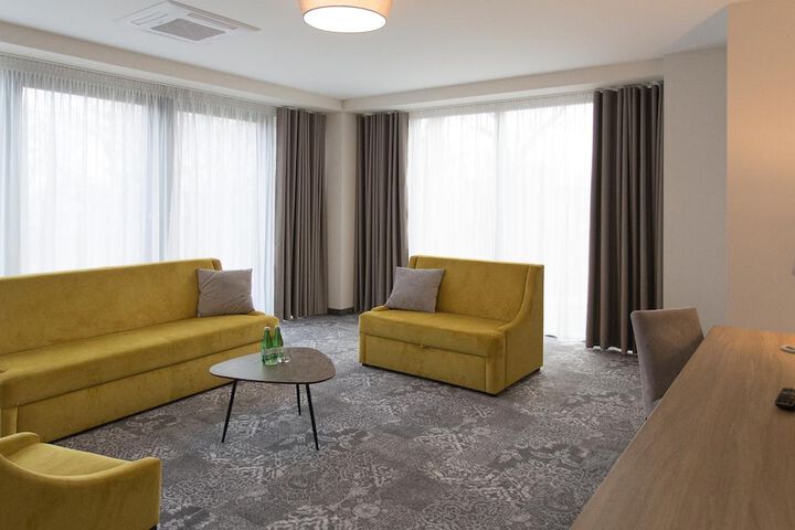 Room 17 of 32