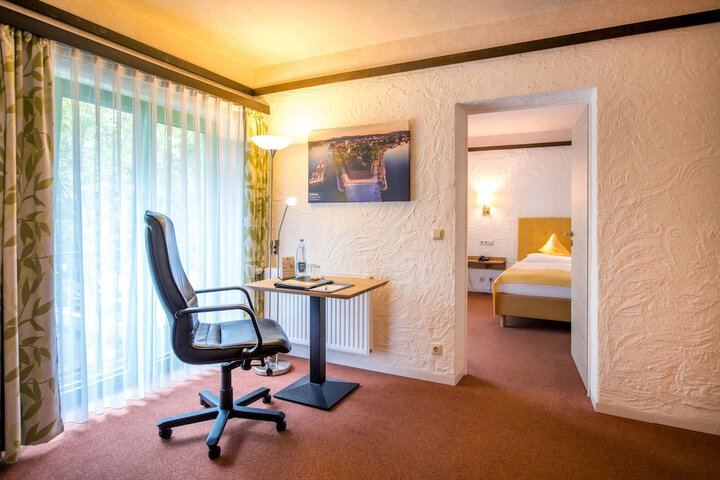 Room 33 of 88