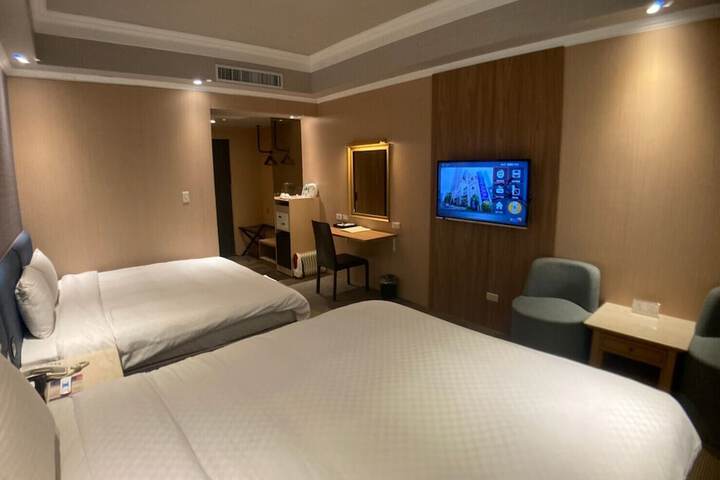 Room 18 of 48