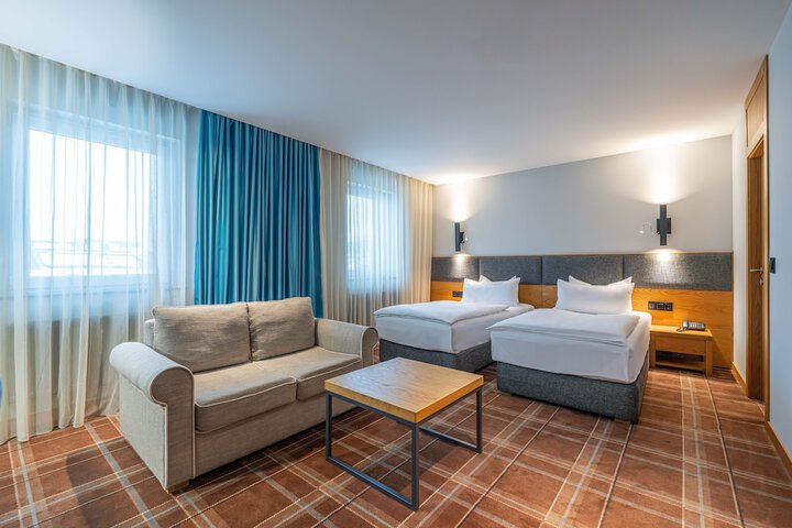 Room 48 of 222