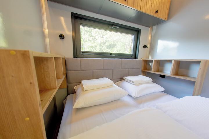 Room 7 of 60