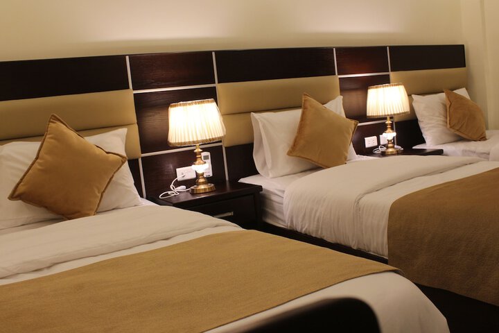 Room 10 of 43
