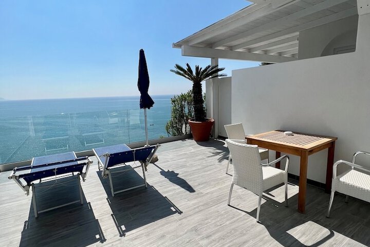 Terrace/Patio 20 of 37