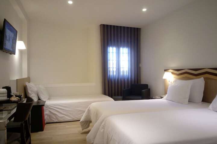 Room 13 of 52