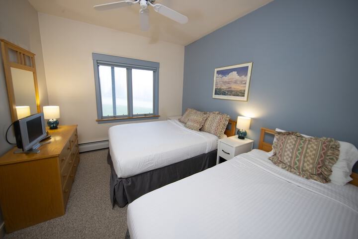 Room 3 of 83