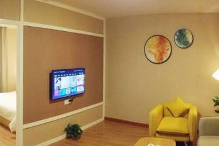 Room 9 of 12