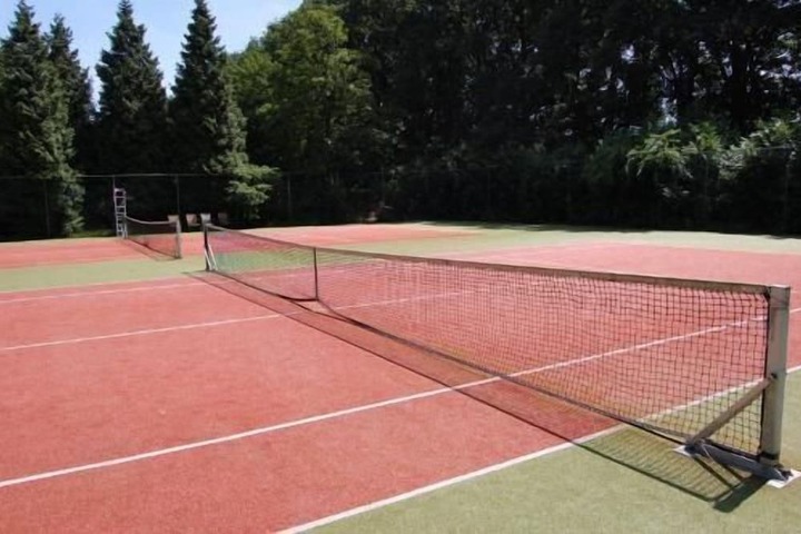 Tennis court