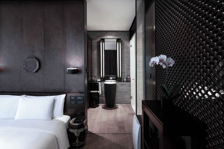 Room 62 of 141