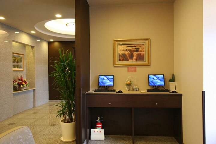 Ballroom/Hall 29 of 36