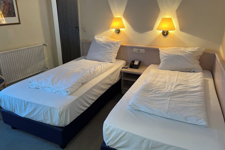 Room 7 of 51