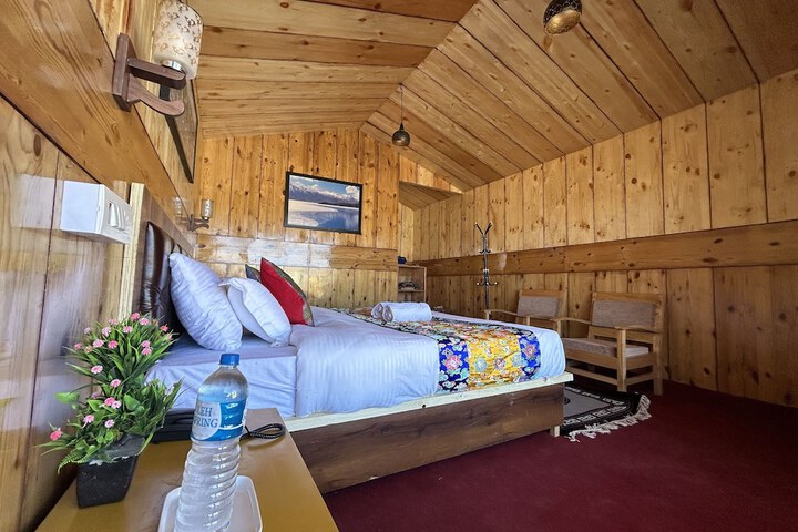 Room 10 of 43