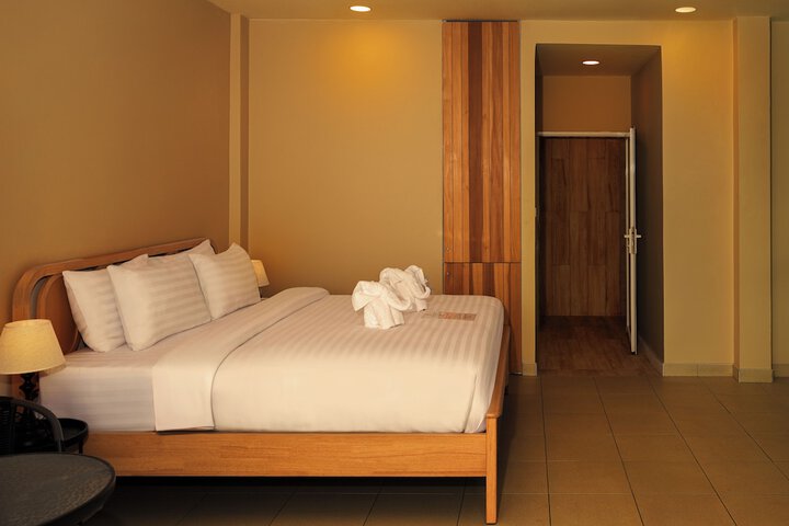 Room 32 of 62