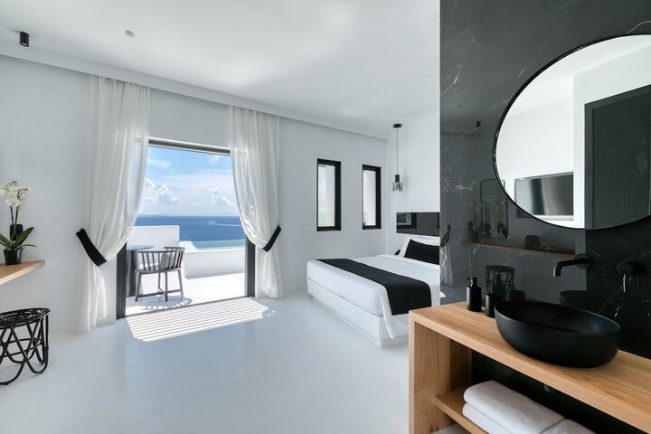 Room 3 of 167