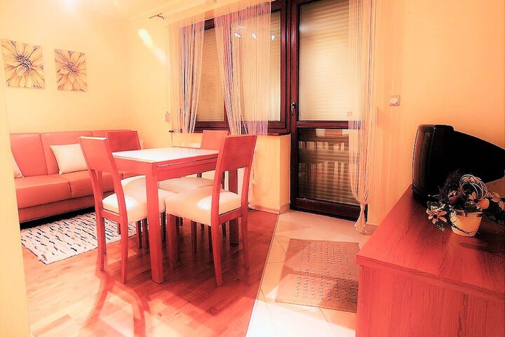 Room 30 of 53