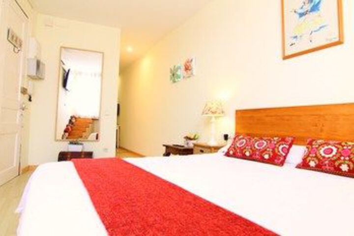 Room 3 of 16