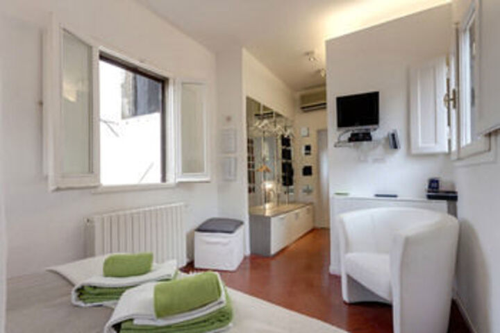 Room 43 of 71
