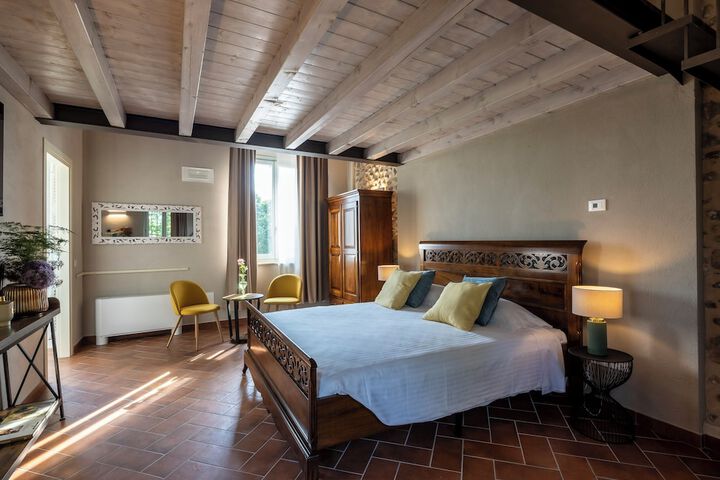 Room 4 of 23