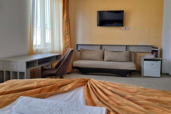 Room 8 of 59