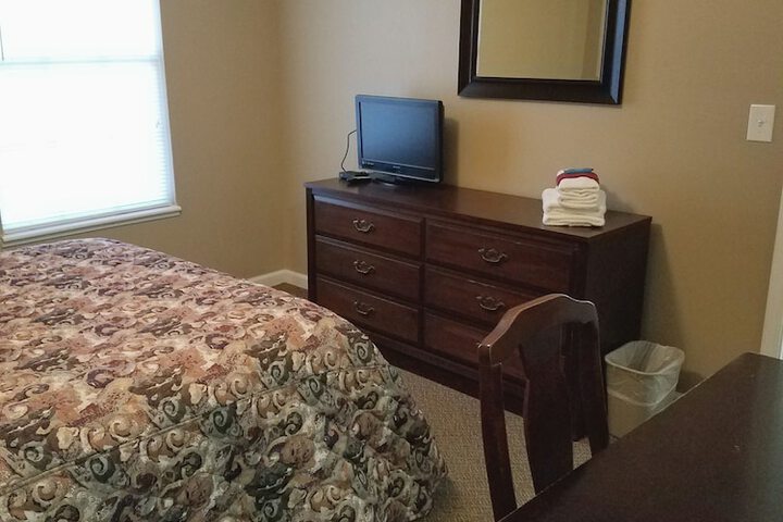 Room 4 of 25