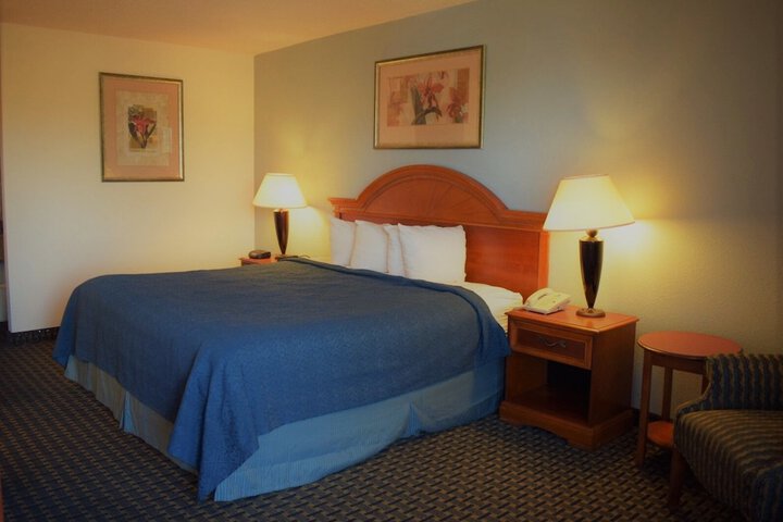 Room 4 of 5