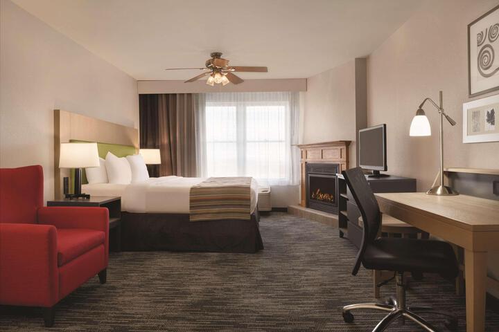 2 Queen Beds (10 of 10)