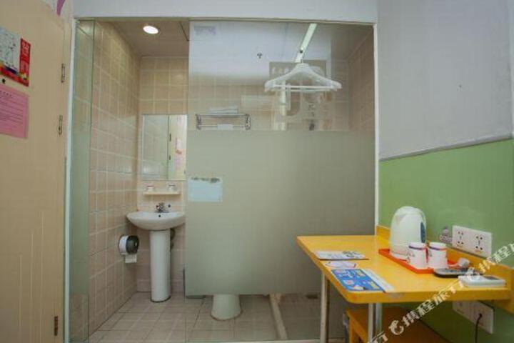 99 Inn (Shanghai North Bund Middle Yanji Road Metro Station branch)