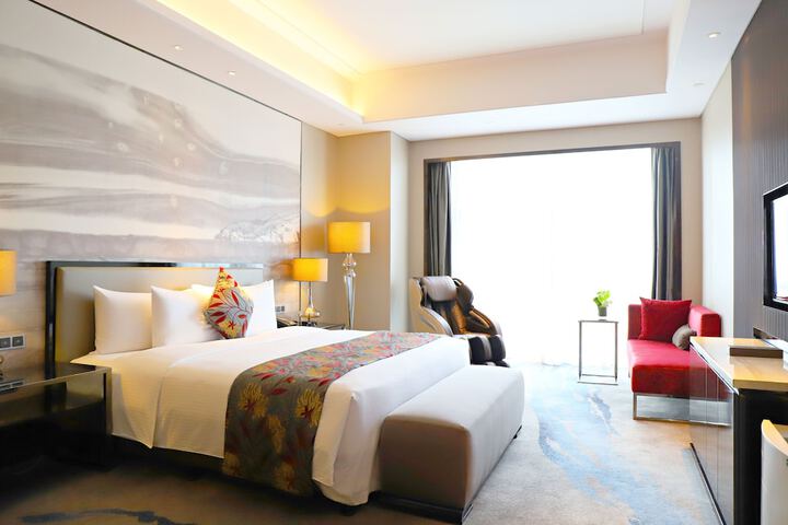 Room 5 of 36