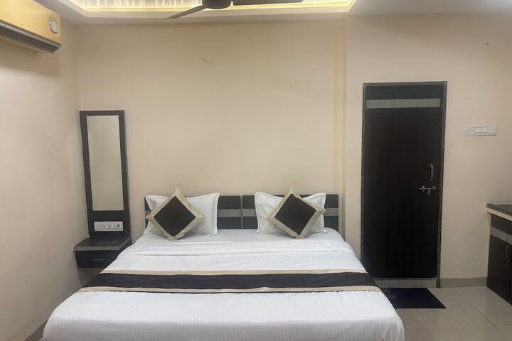 Room 6 of 26