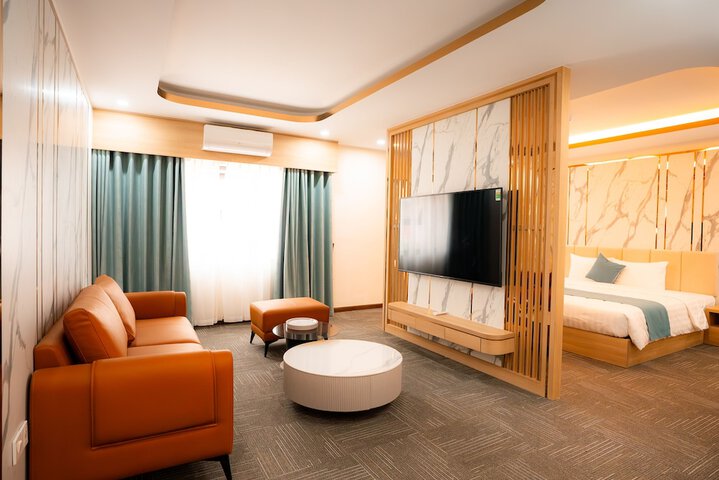 Room 15 of 25