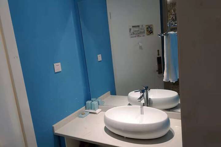 Room 47 of 59