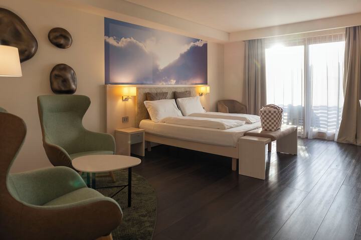 Room 10 of 62