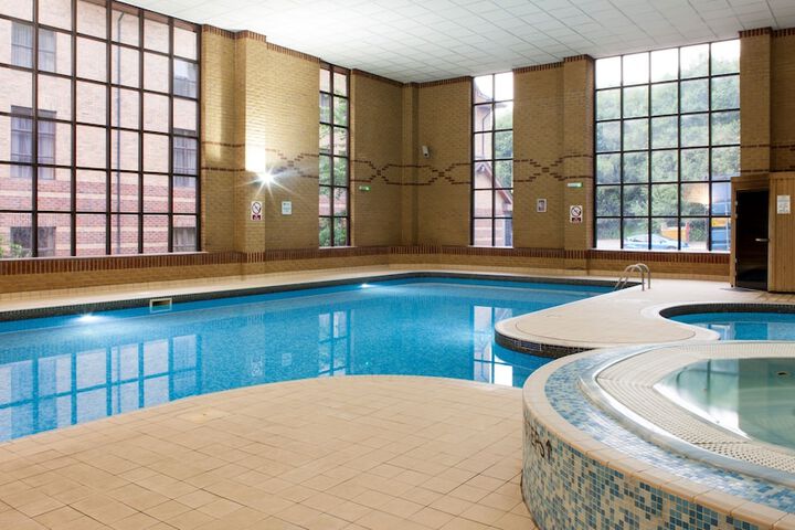 Hotel Pool