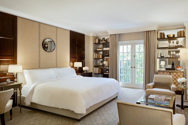 Room 10 of 76