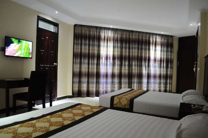 Room 10 of 50