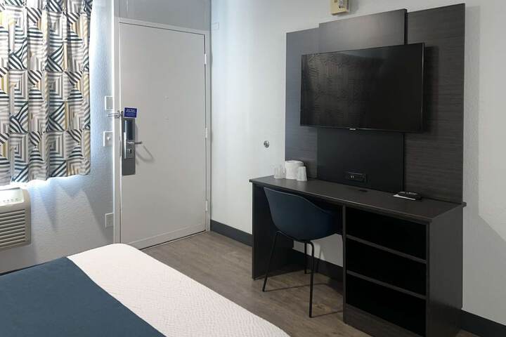 Double Room Disability Accessible (6 of 14)
