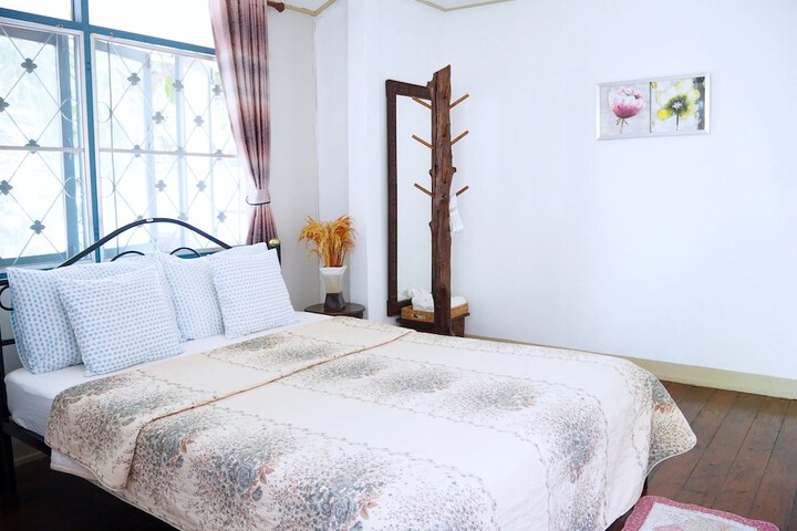 Room 3 of 82